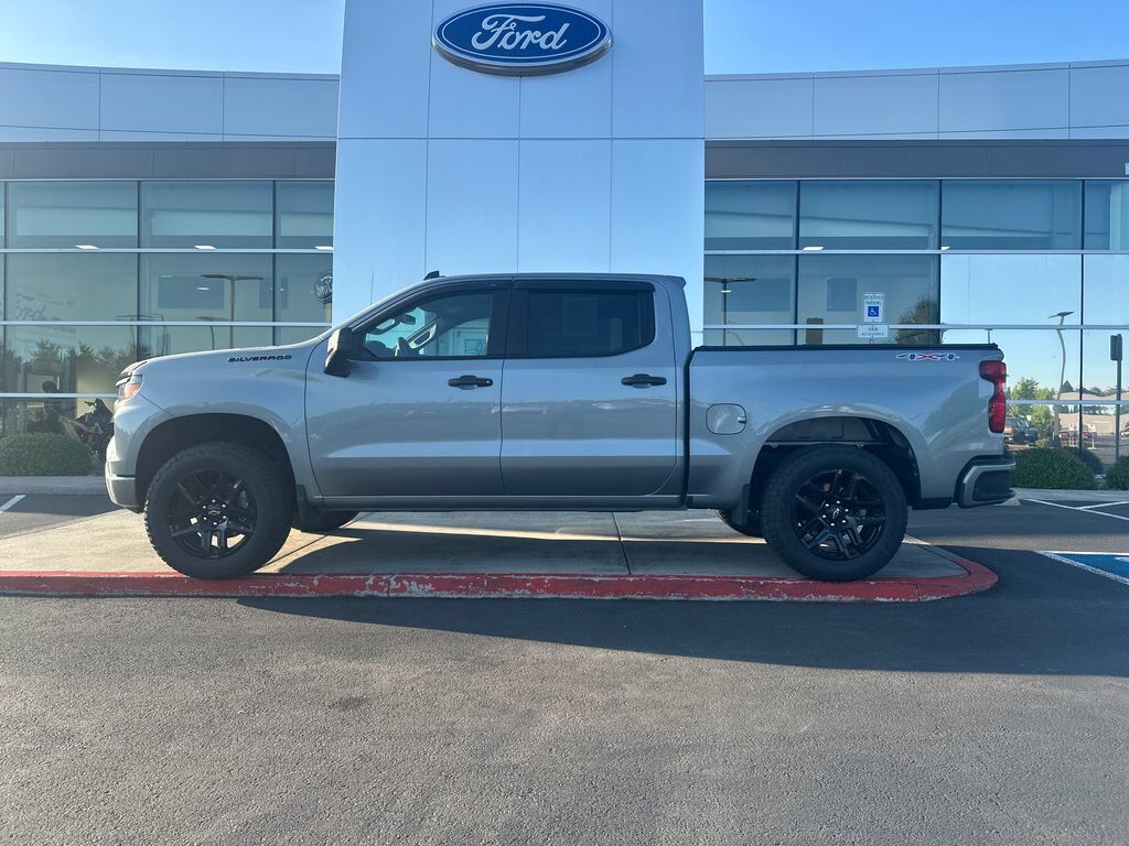 2025 CHEVROLET Silverado