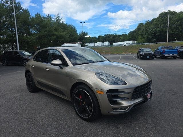 2016 PORSCHE Macan