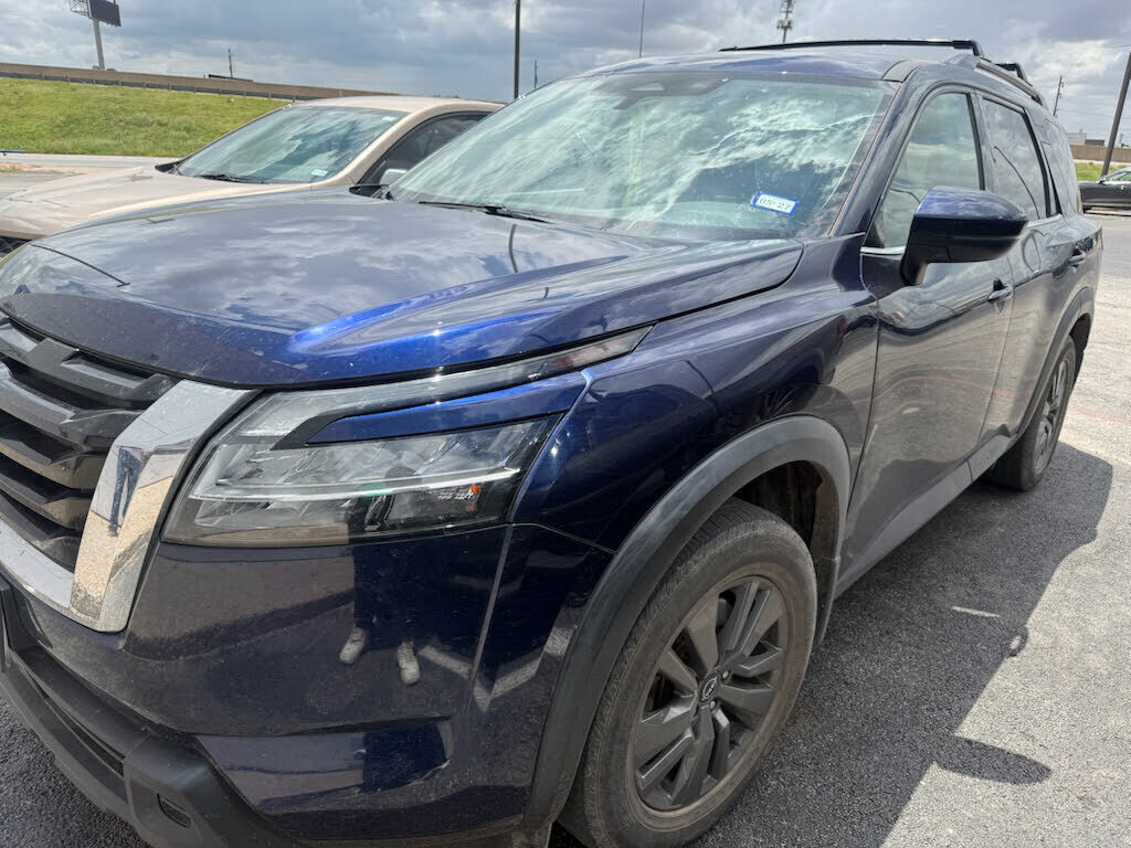 2022 NISSAN Pathfinder