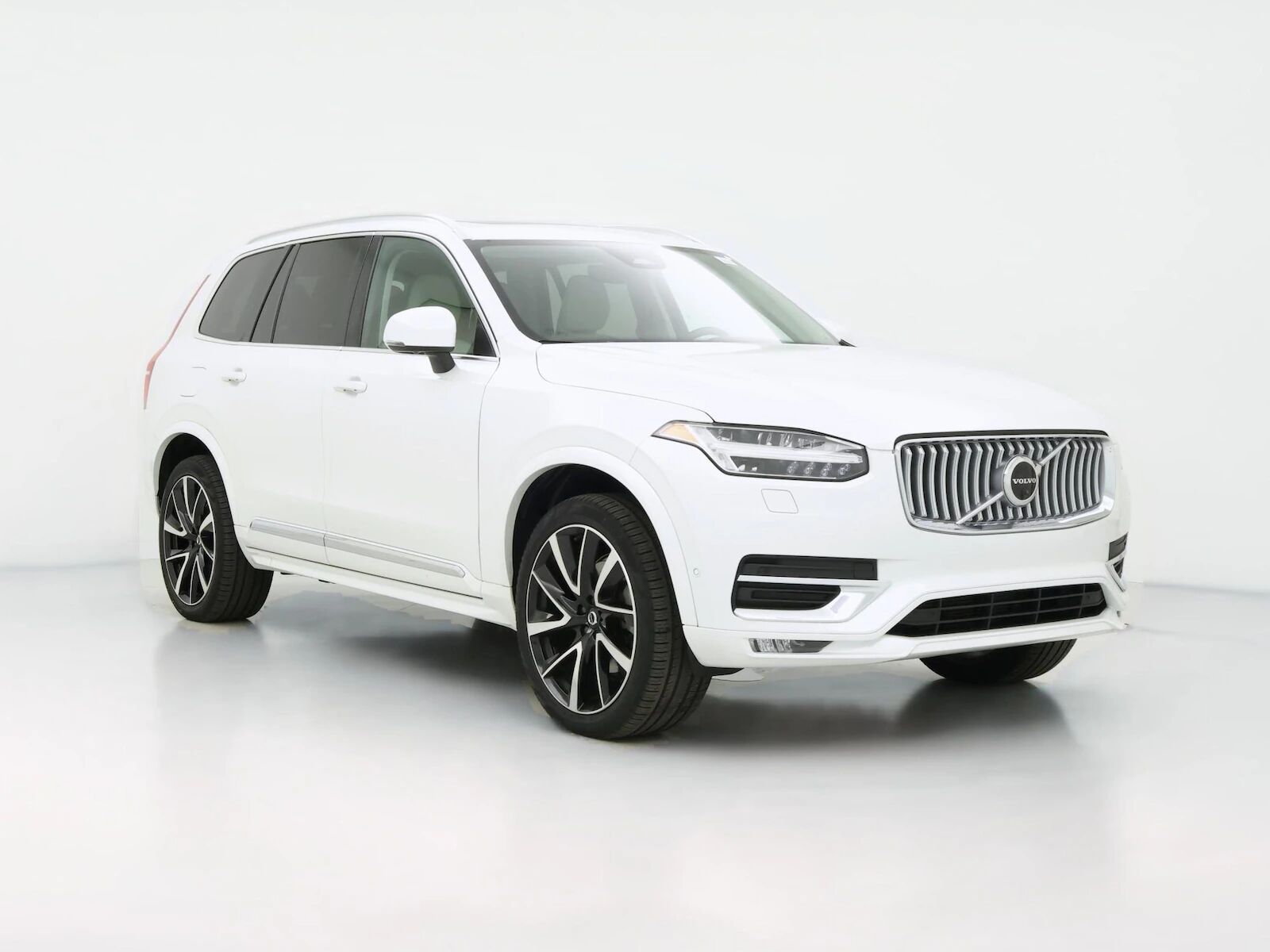 2023 VOLVO XC90