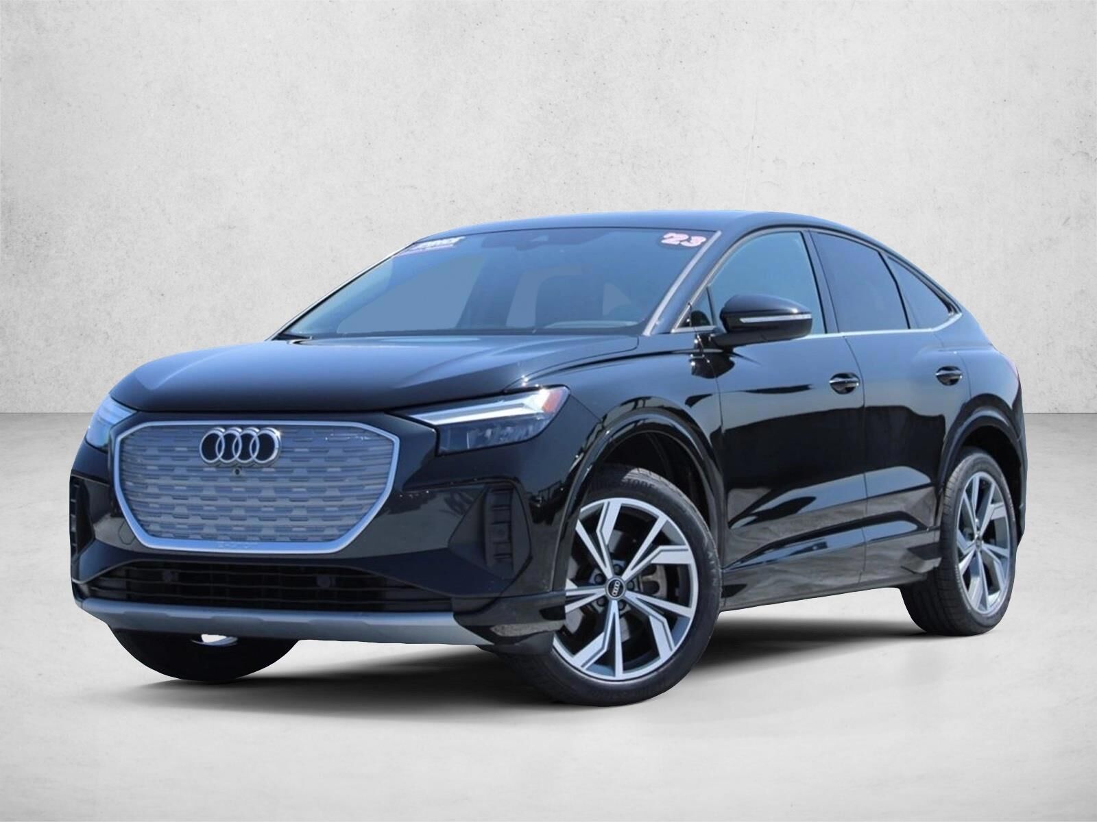 2022 AUDI Q4