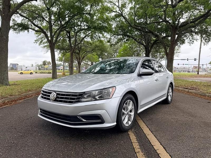 2017 VOLKSWAGEN Passat