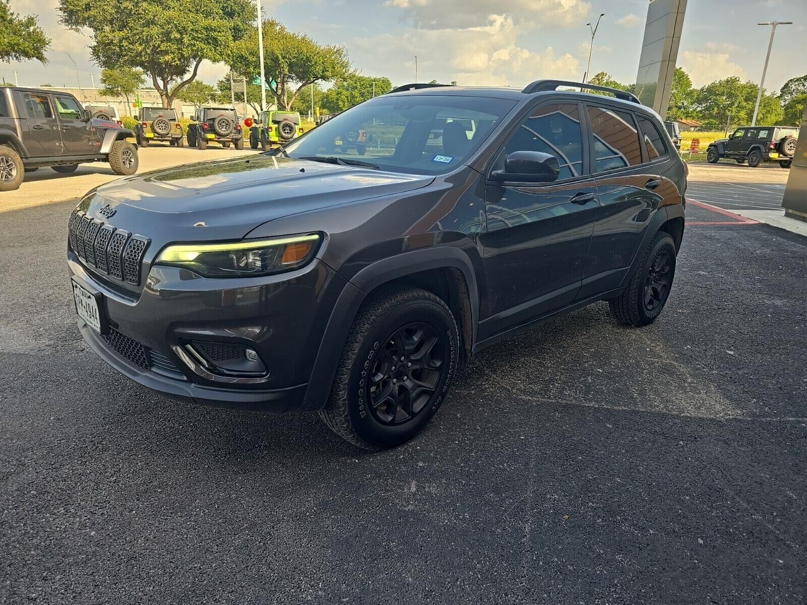 2022 JEEP Cherokee