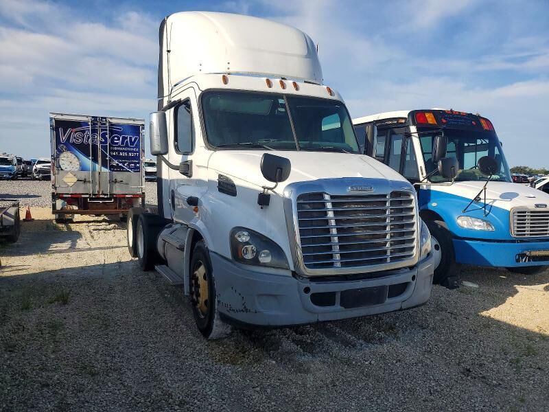 2015 FREIGHTLINER Cascadia