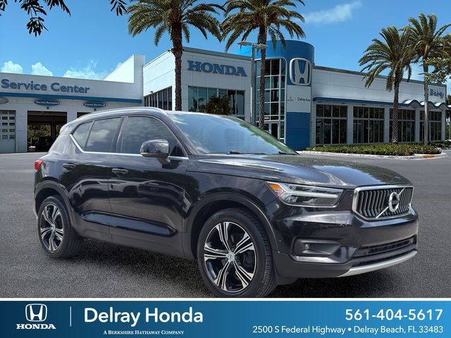 2019 VOLVO XC40