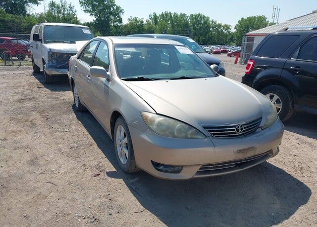 2005 TOYOTA Camry