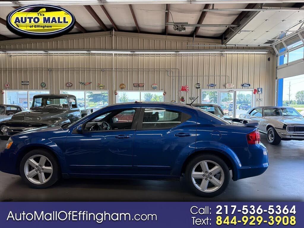 2013 DODGE Avenger
