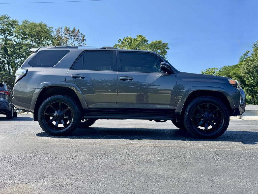 2017 TOYOTA 4-Runner