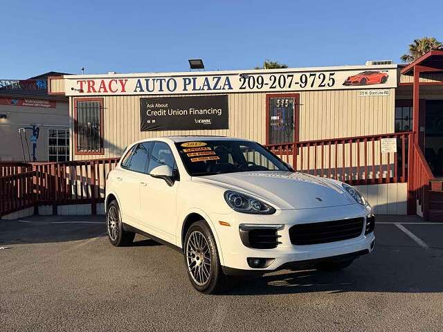2017 PORSCHE Cayenne