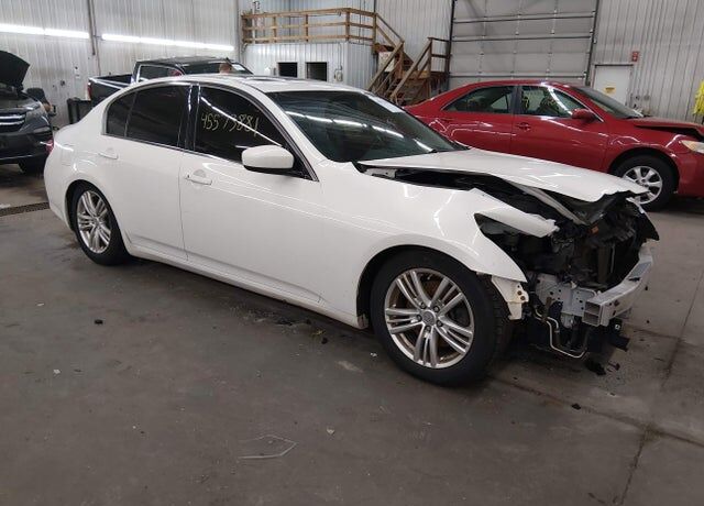 2015 INFINITI Q40
