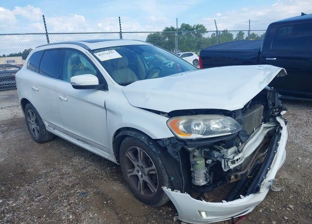 2015 VOLVO XC60