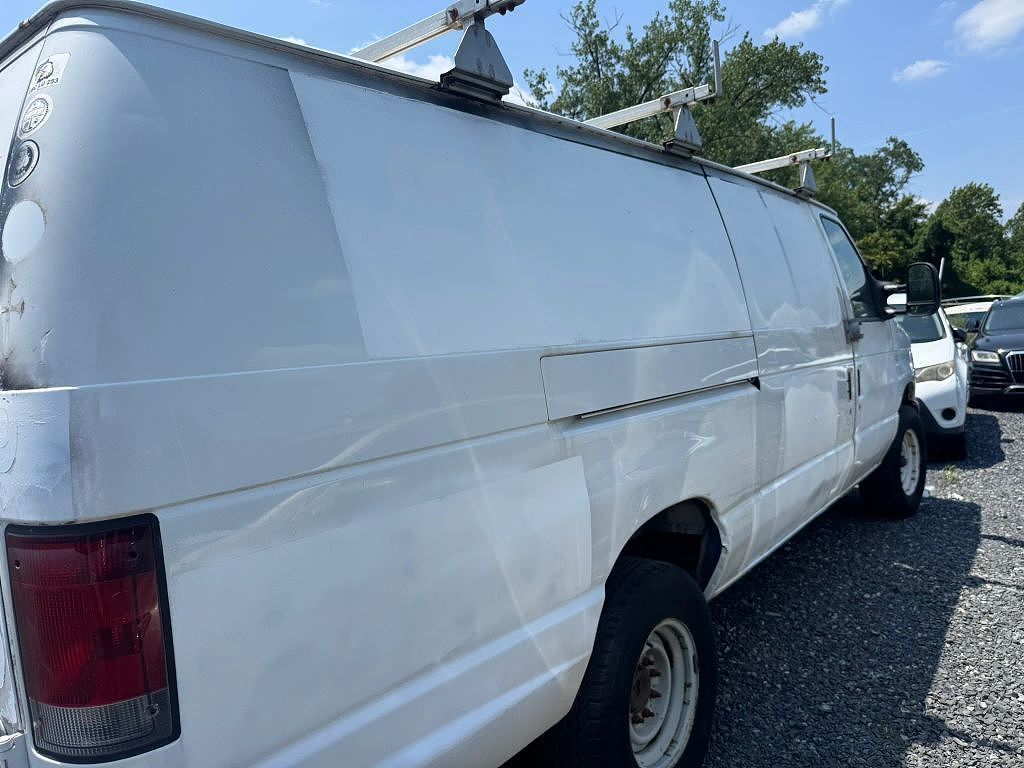 2011 FORD E-350