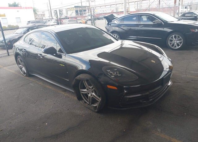 2018 PORSCHE Panamera