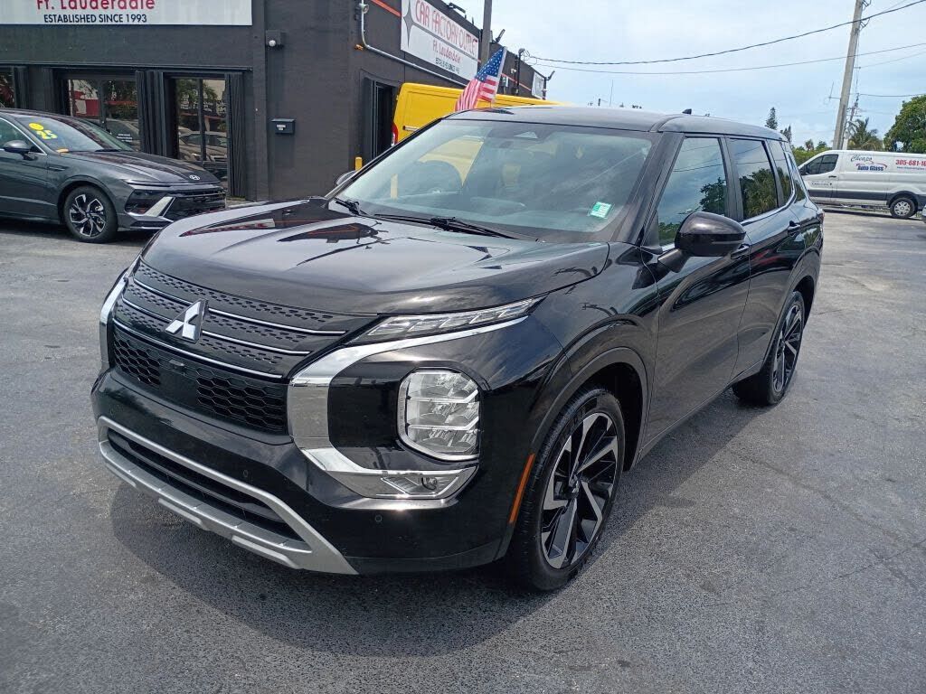 2024 MITSUBISHI Outlander
