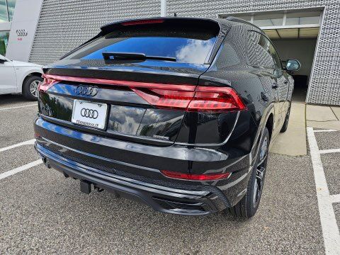 2023 AUDI Q8
