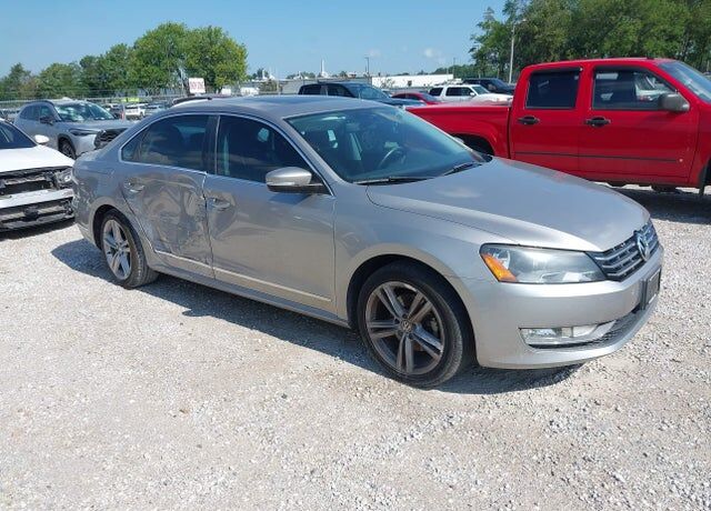 2014 VOLKSWAGEN Passat