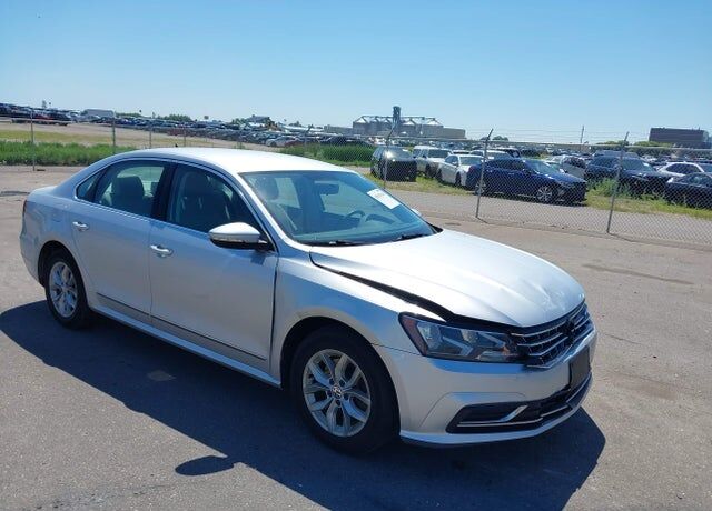 2016 VOLKSWAGEN Passat