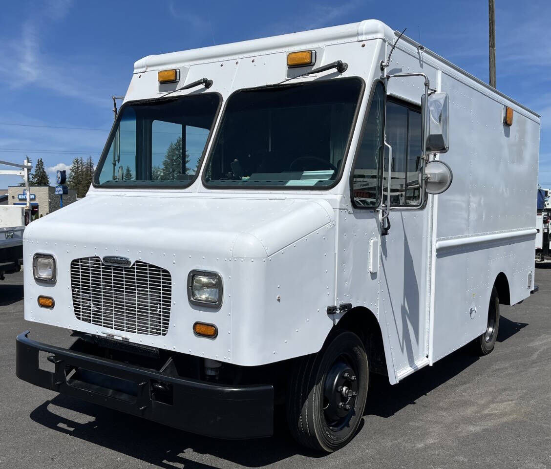 2011 FREIGHTLINER MT 45 Chassis
