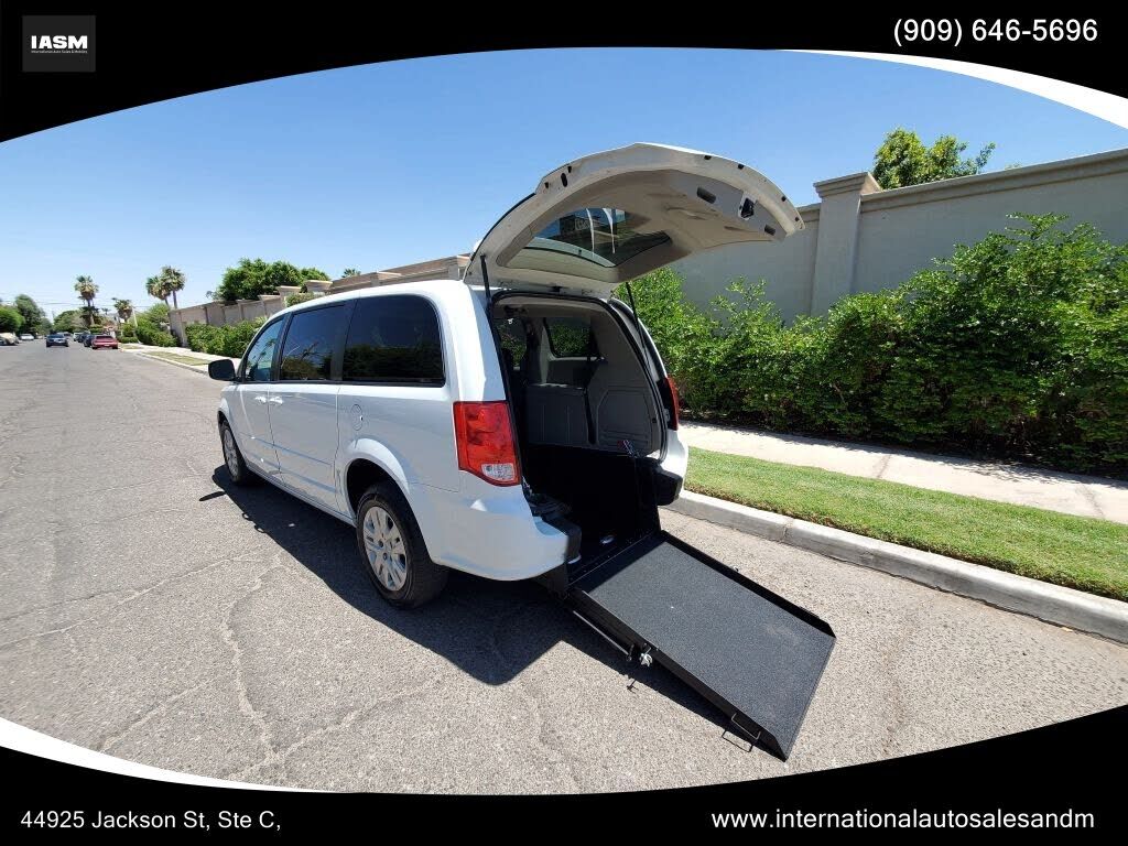 2017 DODGE Grand Caravan