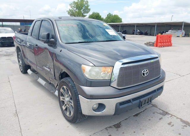 2013 TOYOTA Tundra