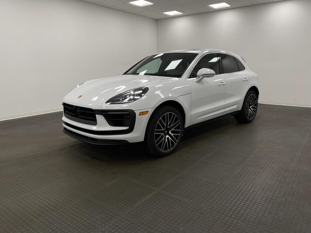 2023 PORSCHE Macan
