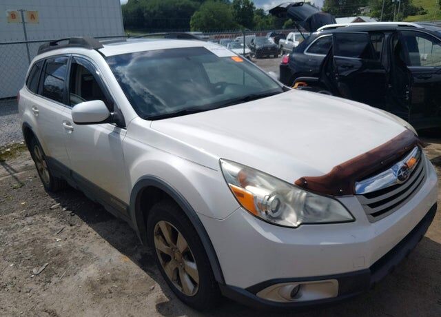 2011 SUBARU Outback