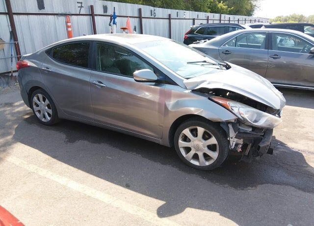 2011 HYUNDAI Elantra