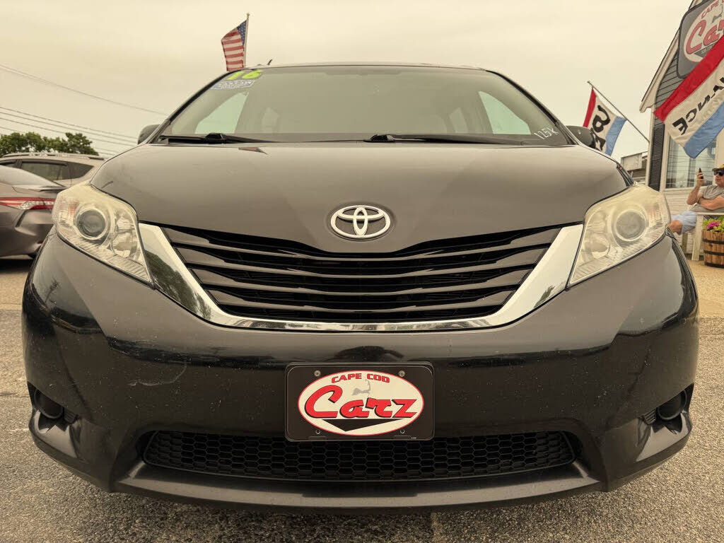2016 TOYOTA Sienna