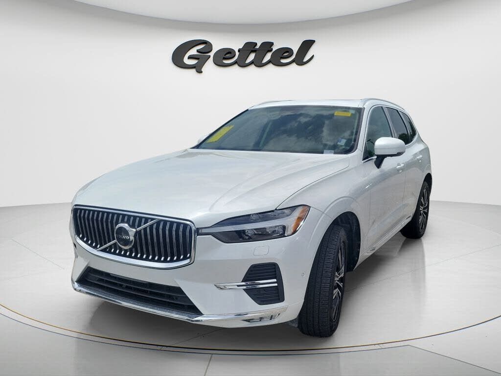 2022 VOLVO XC60