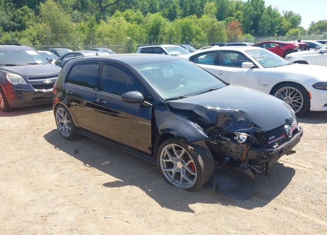2016 VOLKSWAGEN Golf GTI