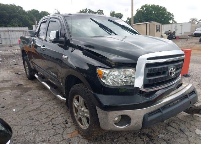 2011 TOYOTA Tundra