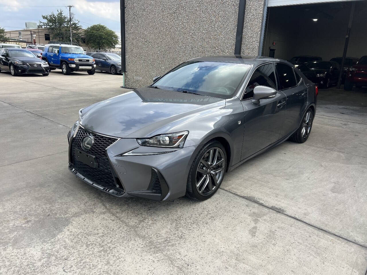 2017 LEXUS IS