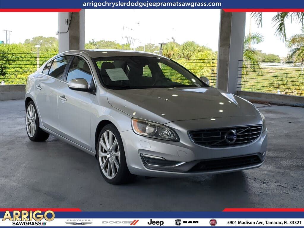 2017 VOLVO S60