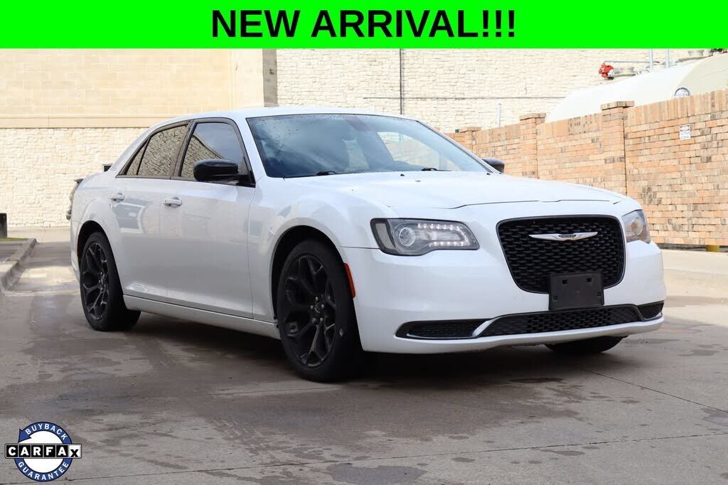 2020 CHRYSLER 300