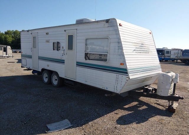 2001 SKYLINE CORPORATION Nomad