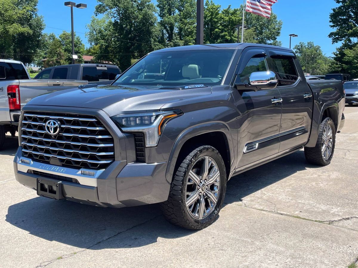 2023 TOYOTA Tundra