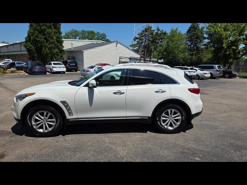 2011 INFINITI FX35