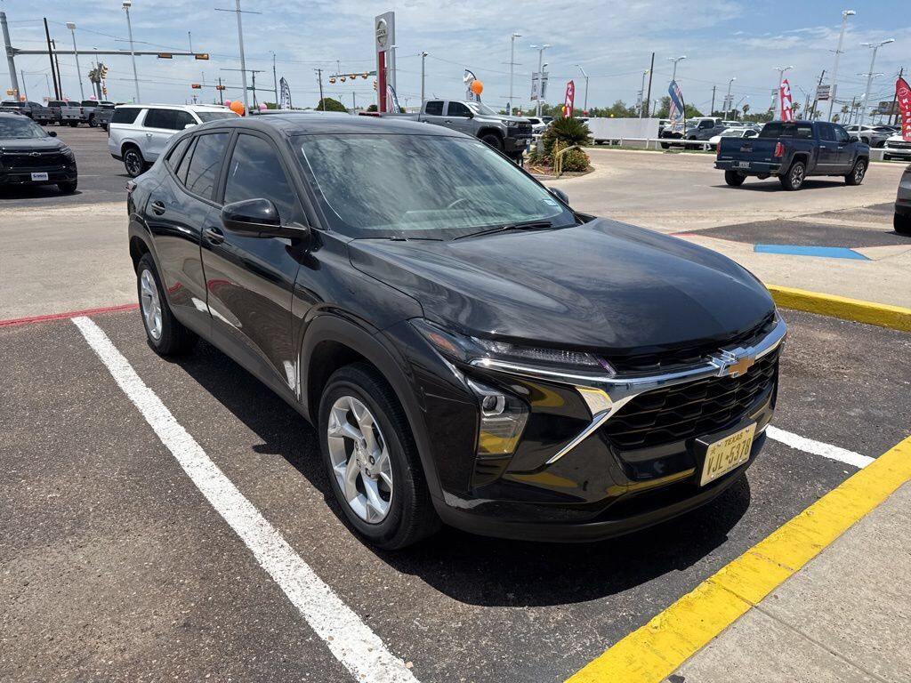 2025 CHEVROLET Trax