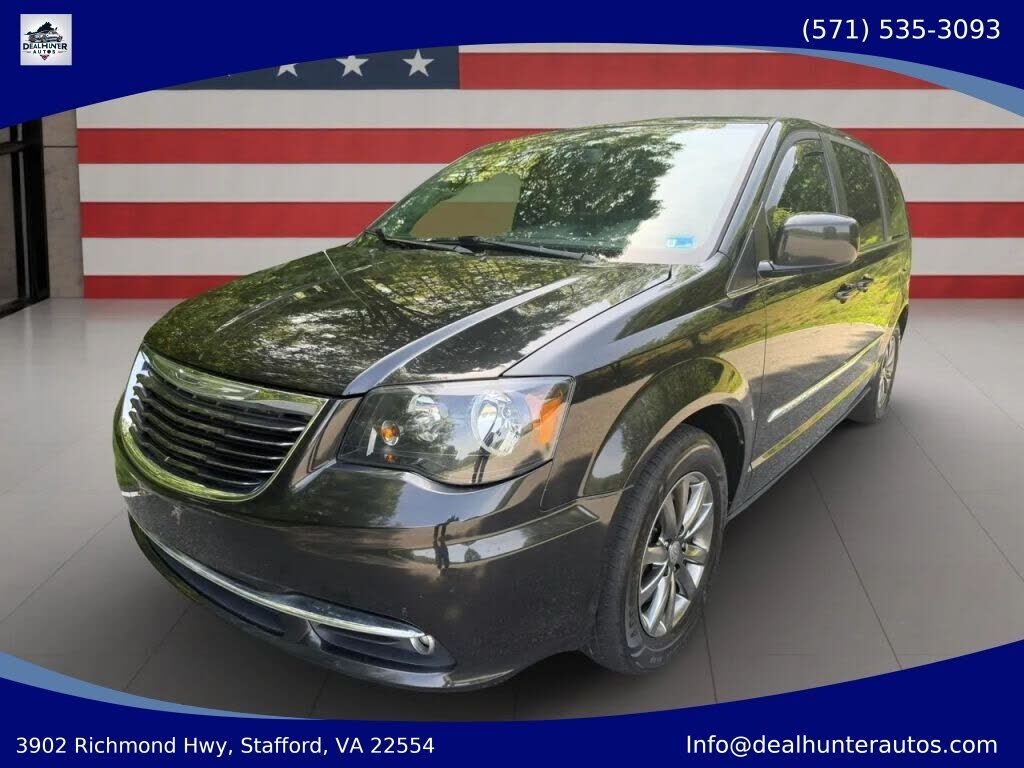 2015 CHRYSLER Town and Country