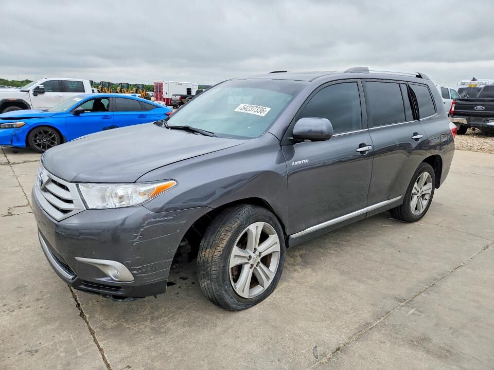 2013 TOYOTA Highlander
