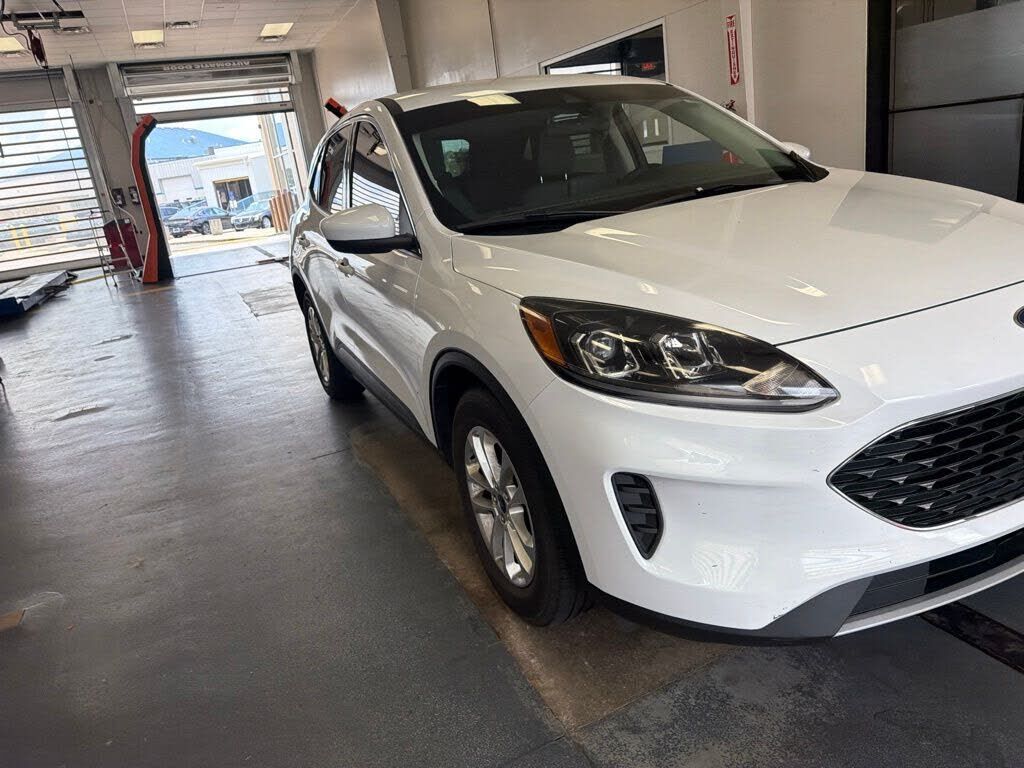 2021 FORD Escape