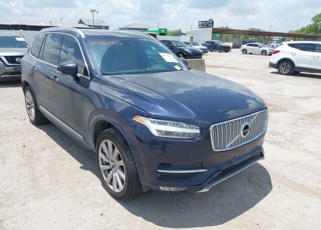 2017 VOLVO XC90