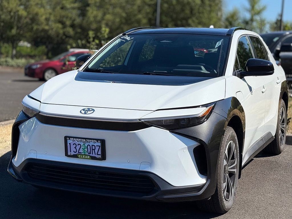 2025 TOYOTA bZ4X
