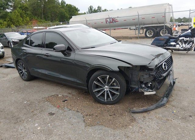 2021 VOLVO S60