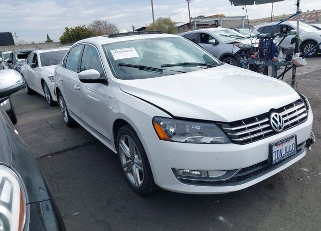 2014 VOLKSWAGEN Passat