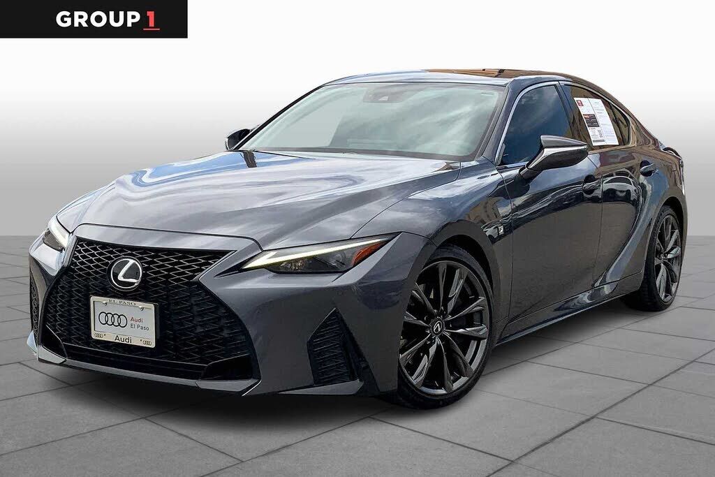 2022 LEXUS IS