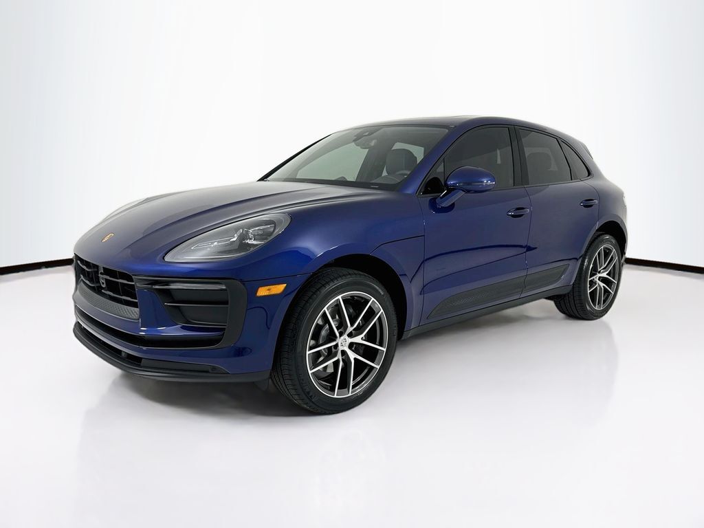 2026 PORSCHE Macan