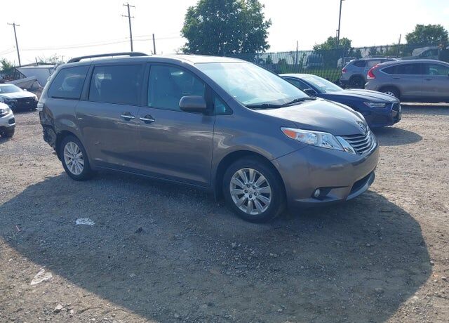 2016 TOYOTA Sienna