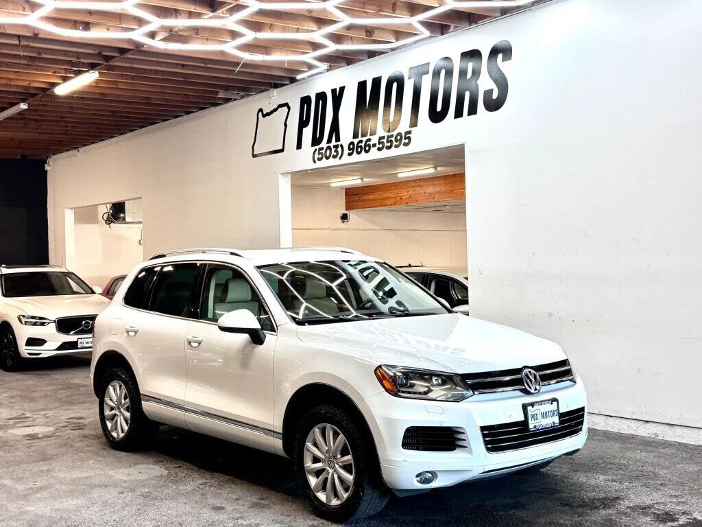 2012 VOLKSWAGEN Touareg