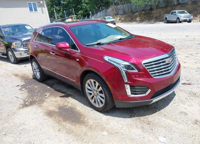 2017 CADILLAC XT5
